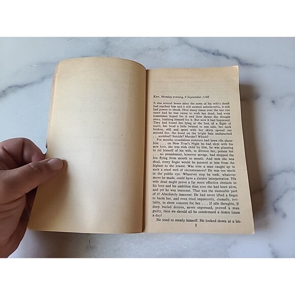 The Queen And The Gypsy By Constance Heaven Paperback - Picture 6 of 10